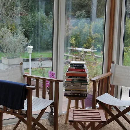 Maison Mama Neko Bed & Breakfast
